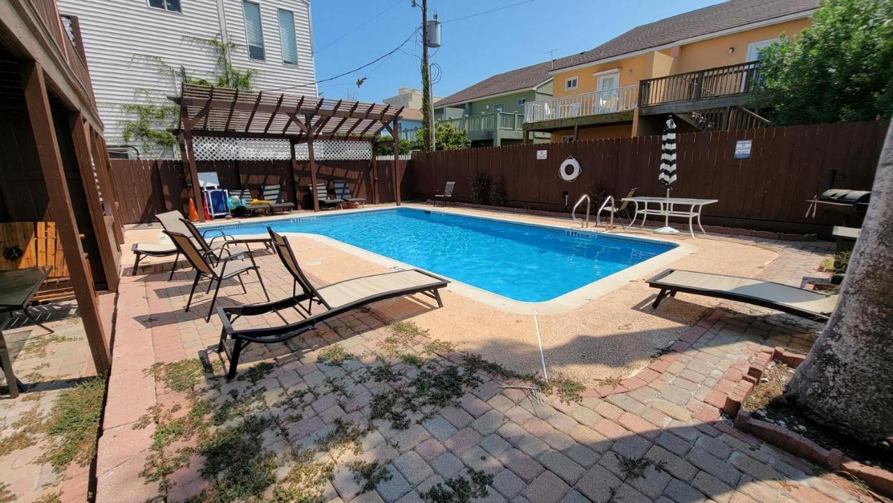 Cozy 2 Bedroom With Big Pool - Campeche Triplex Unit C Home South Padre Island Εξωτερικό φωτογραφία