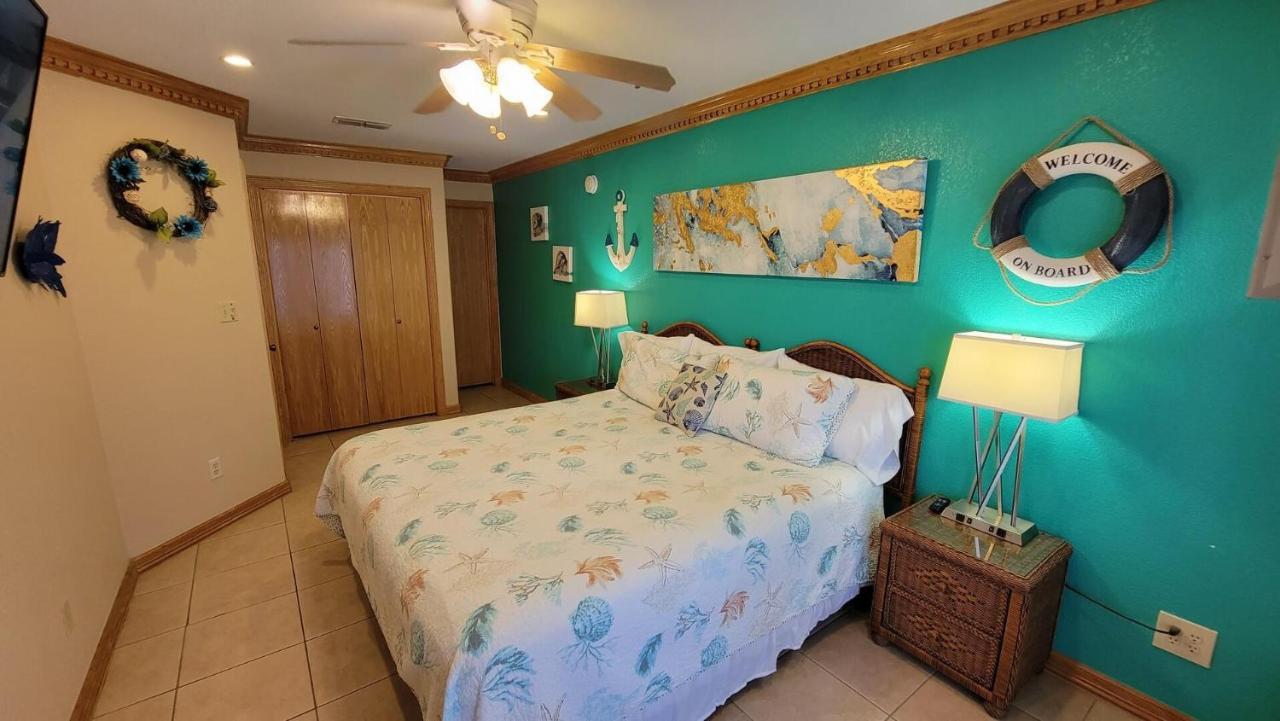 Cozy 2 Bedroom With Big Pool - Campeche Triplex Unit C Home South Padre Island Εξωτερικό φωτογραφία
