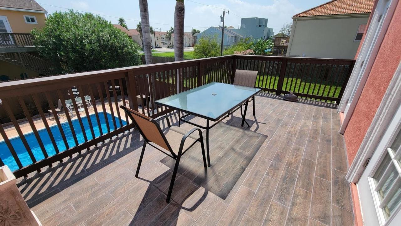 Cozy 2 Bedroom With Big Pool - Campeche Triplex Unit C Home South Padre Island Εξωτερικό φωτογραφία